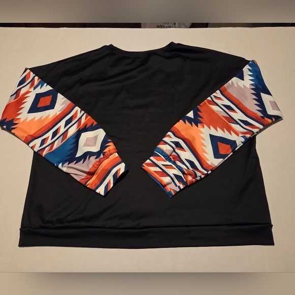 Womens Yellowstone Black and Multicolor Long Sleeve Tee EUC - Picture 2 of 6